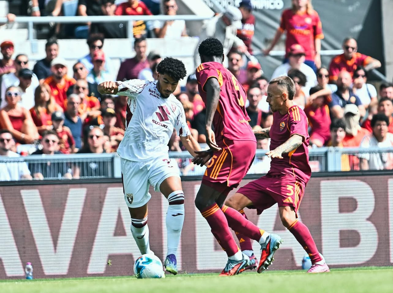 أبوخلال يغيب للمباراة الثانية تواليا