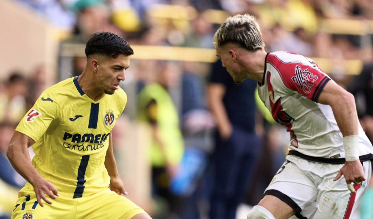 أخوماش يحضر فوز الغواصات الصفراء الكبير من باب الإحتياط