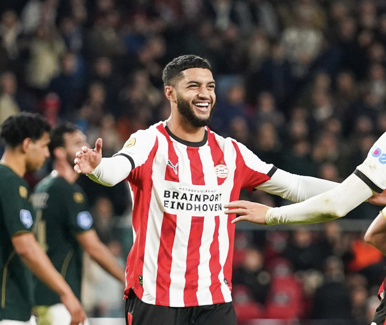 مدرب أيندهوفن: أولمبياكوس لن يلعب ضد صيباري