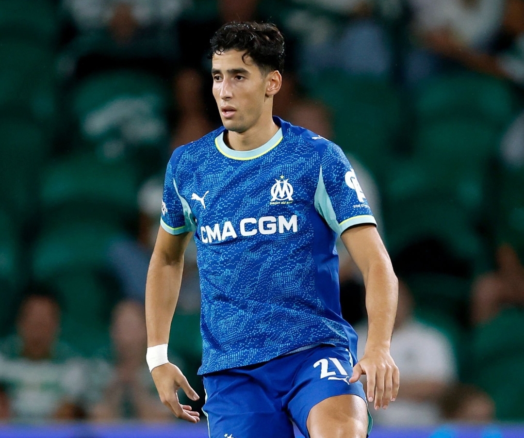 خبر سار للركراكي.. نايف أكرد مع مارسيليا في أطلانطا