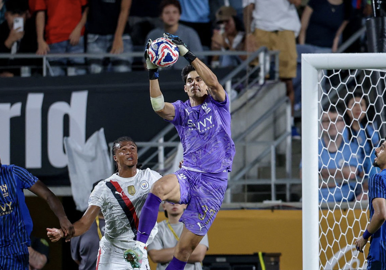 بونو ضمن لائحة المرشحين من  الفيفا  لتشكيلة العام