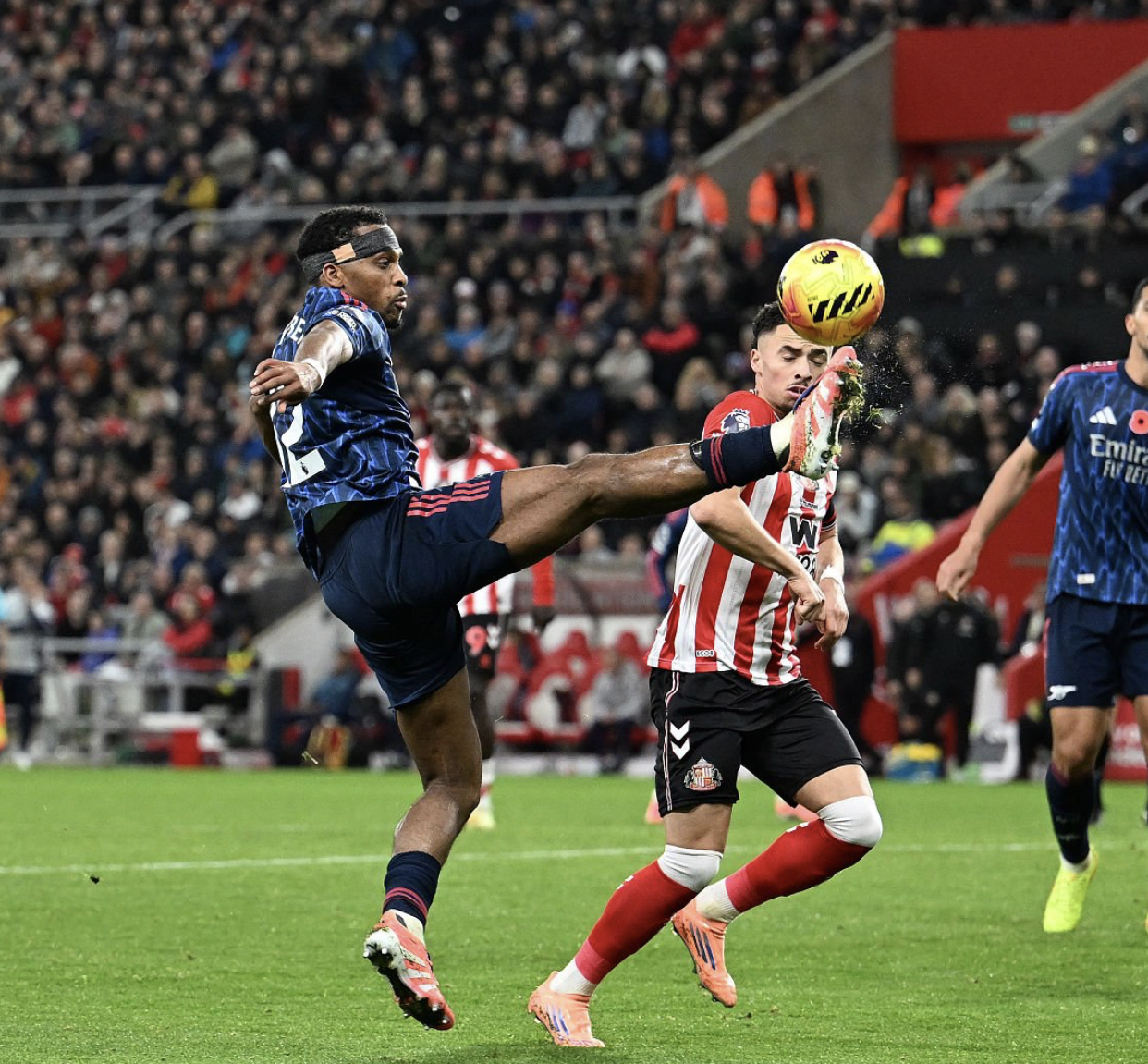 الطالبي شارك في تعادل سندرلاند أمام متصدر البريمرليغ أرسنال