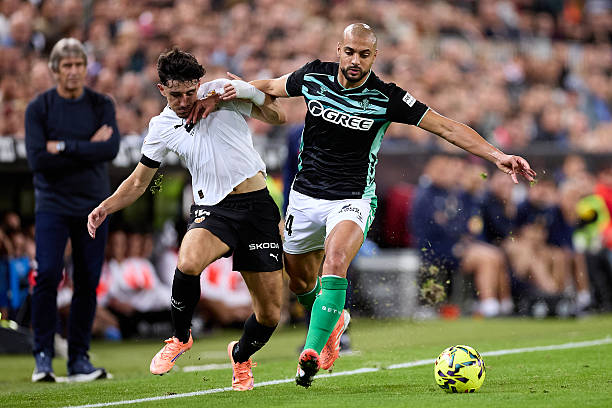 أمرابط أوقف الخفافيش والزلزولي يصنع الهدف الأول