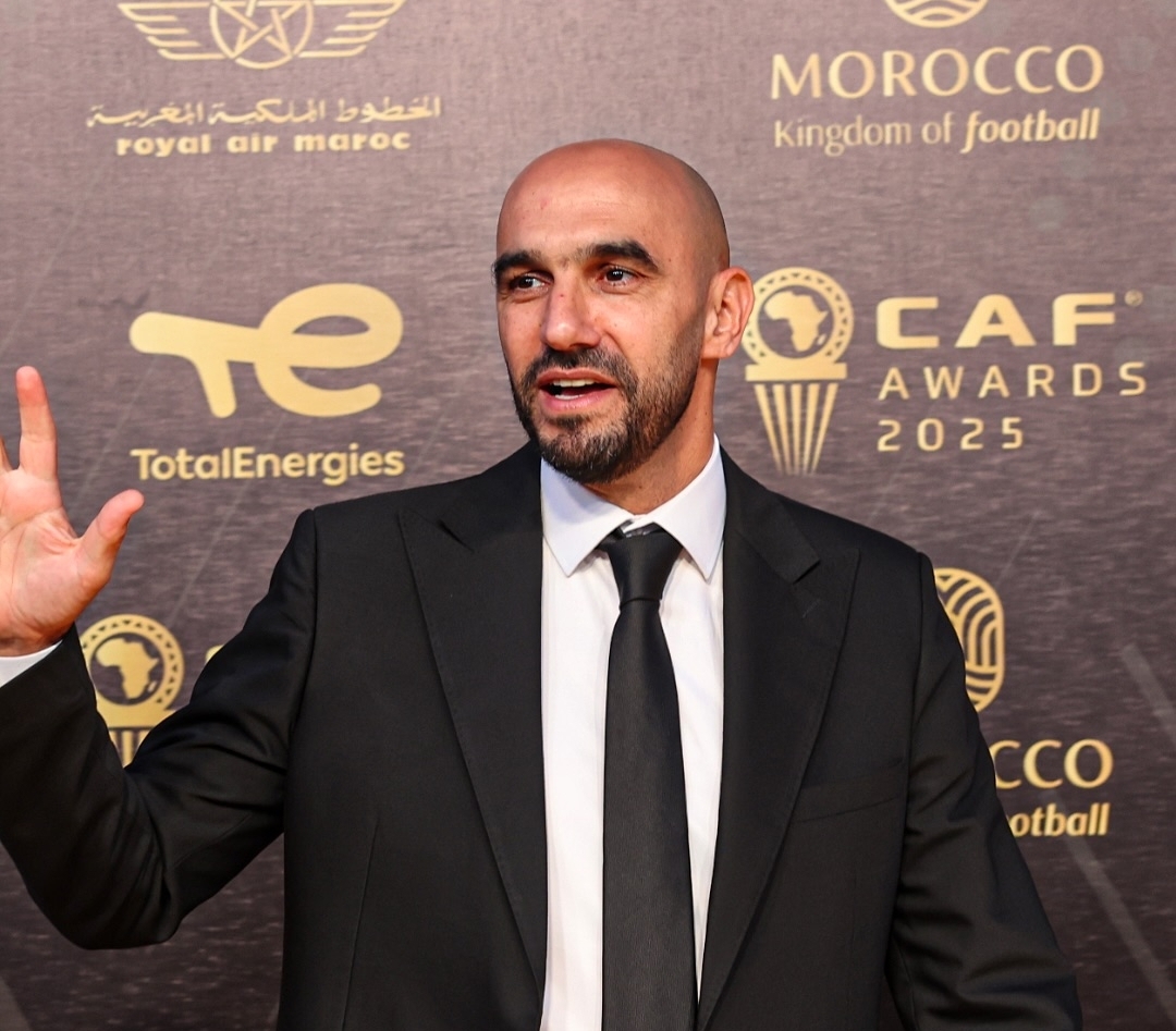 الركراكي:  أتمنى فوز حكيمي بالكرة الذهبية الأفريقية 