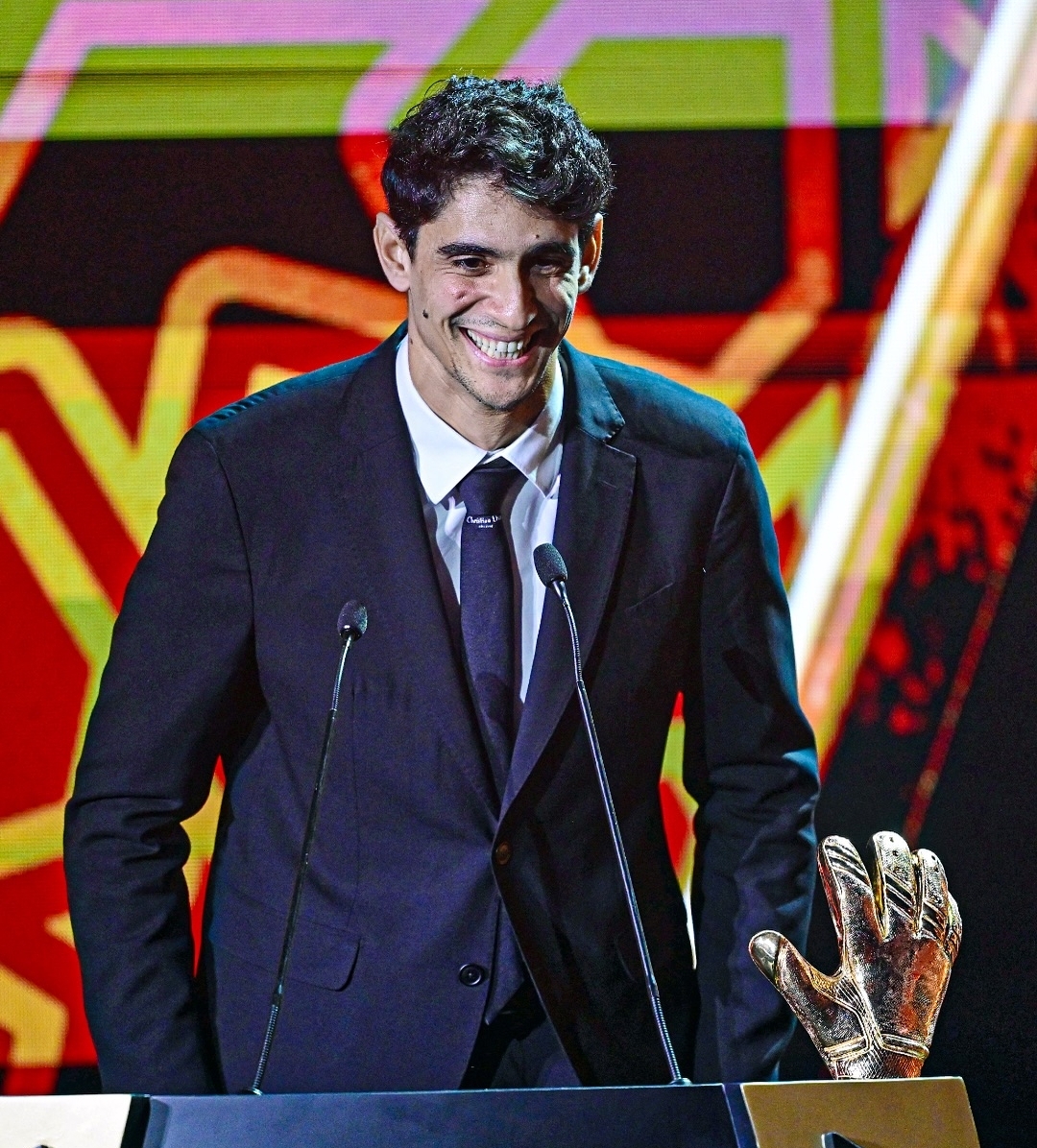 ياسين بونو أفضل حارس في القارة الإفريقية