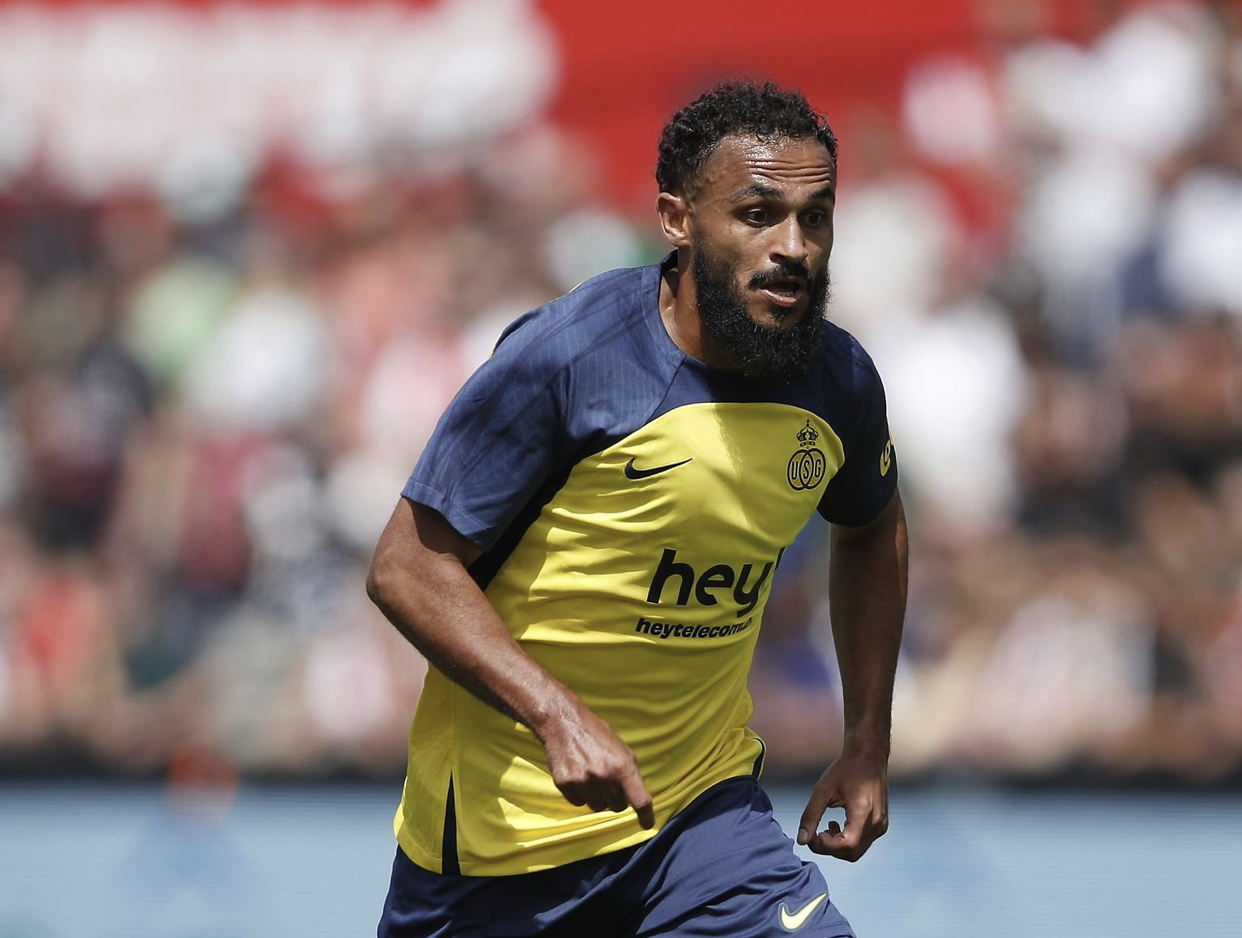 هل يغادر بوفال فريقه هذا الشتاء؟