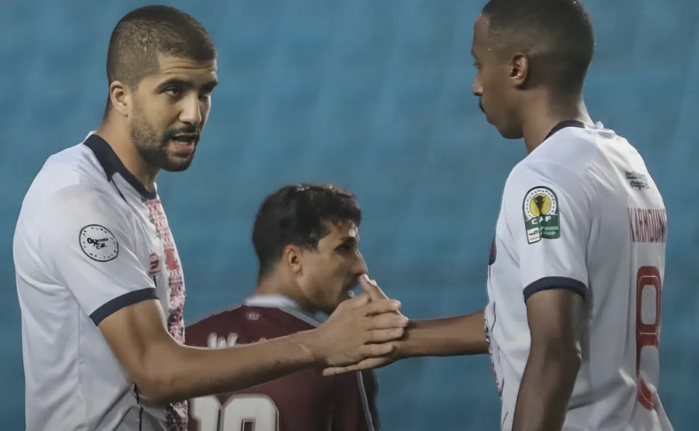 حكم مصري يقود مباراة قرش آسفي واتحاد الجزائر