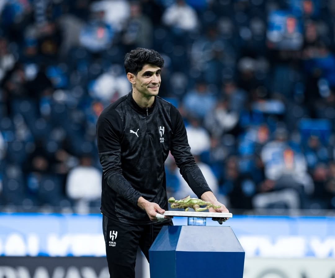 الهلال يطيح بالشرطة بحظور بونو في الاحتياط