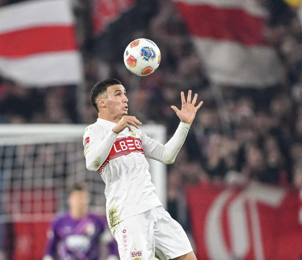 بلال الخنوس يواصل هيمنته