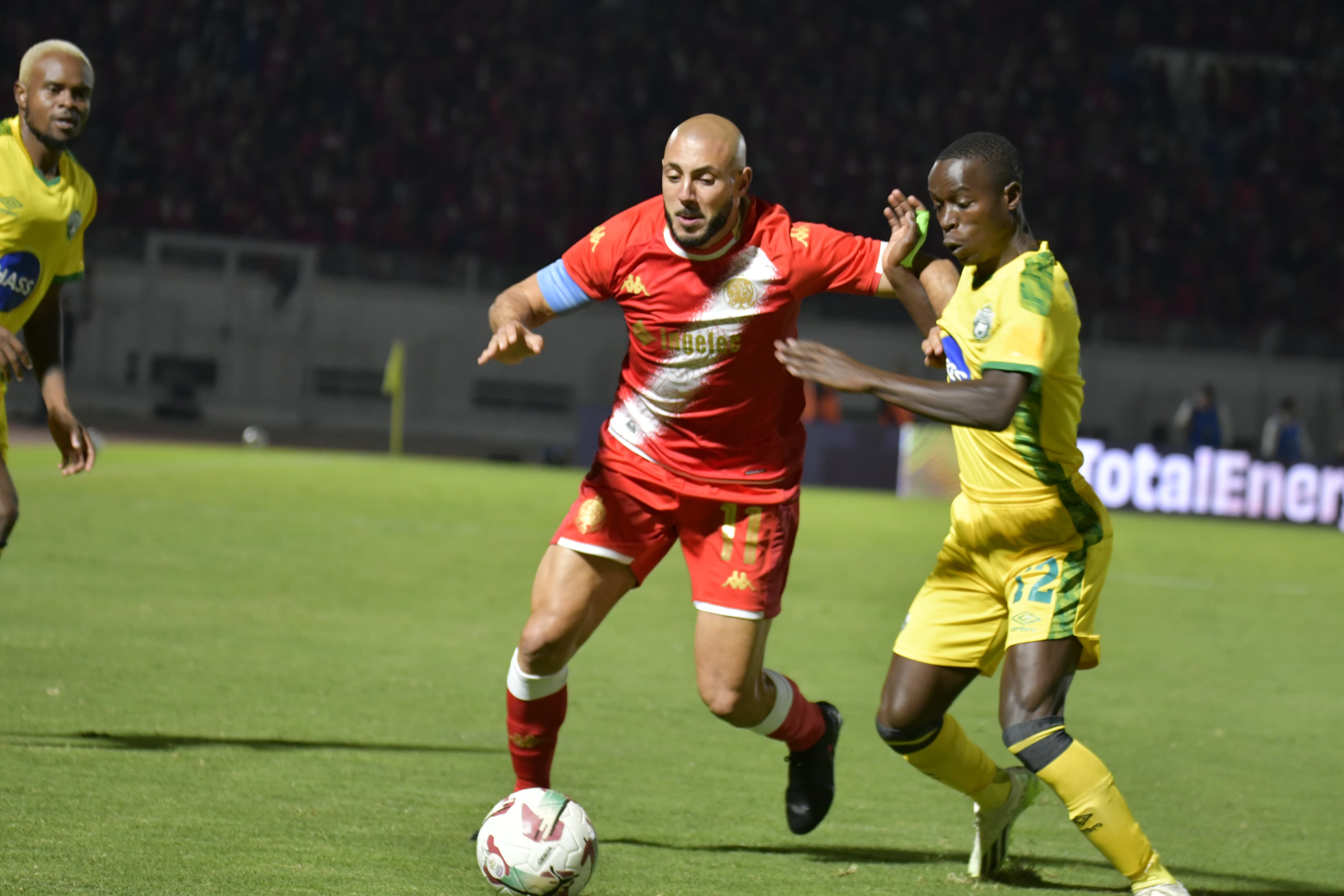 الوداد يسحق نيروبي بثلاثية ويعلن عن نوايا الكونفدرالية