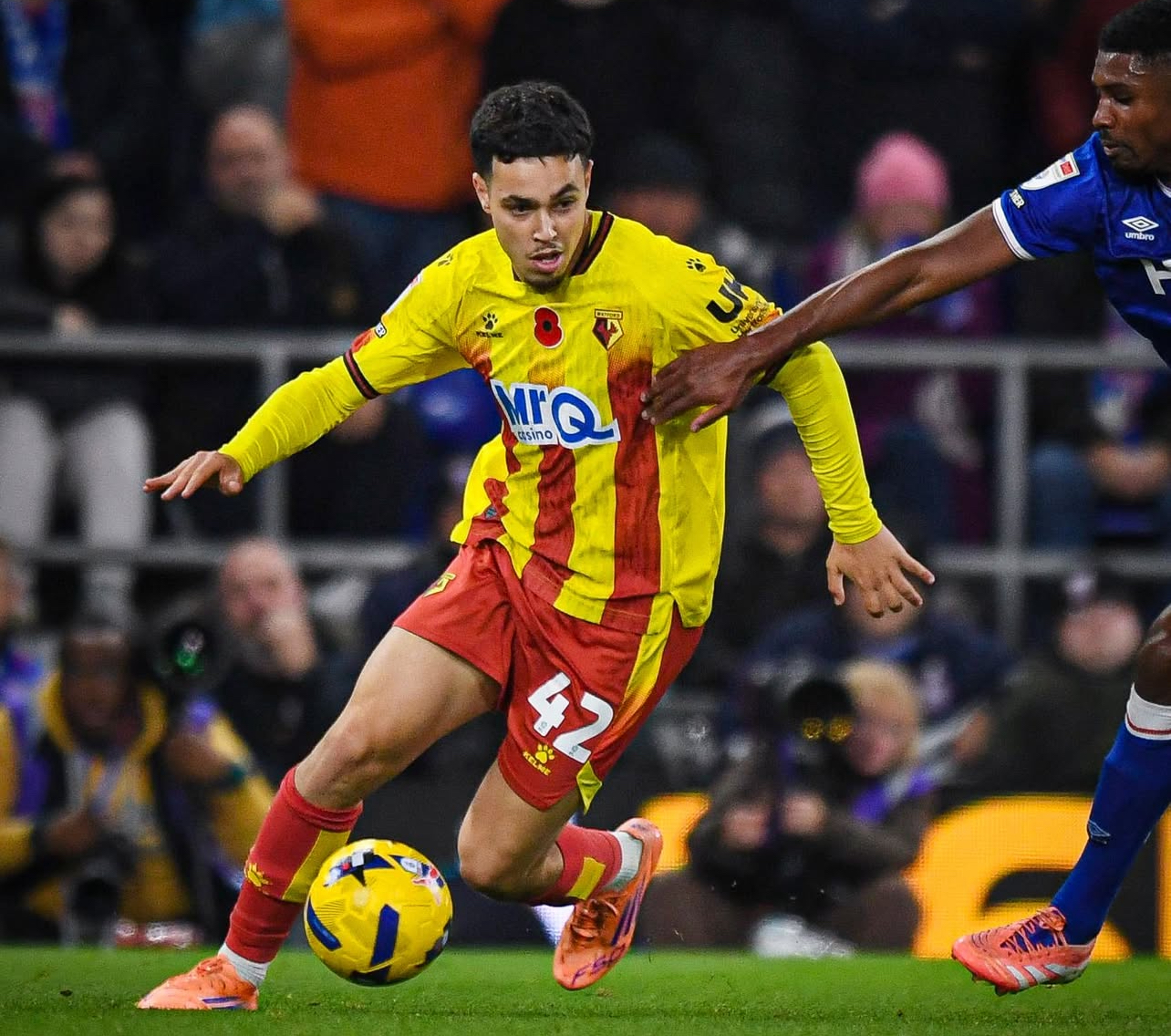 لوزا في   الطوب  ومعما شارك تعادل واتفورد في تشامبيون تشيب