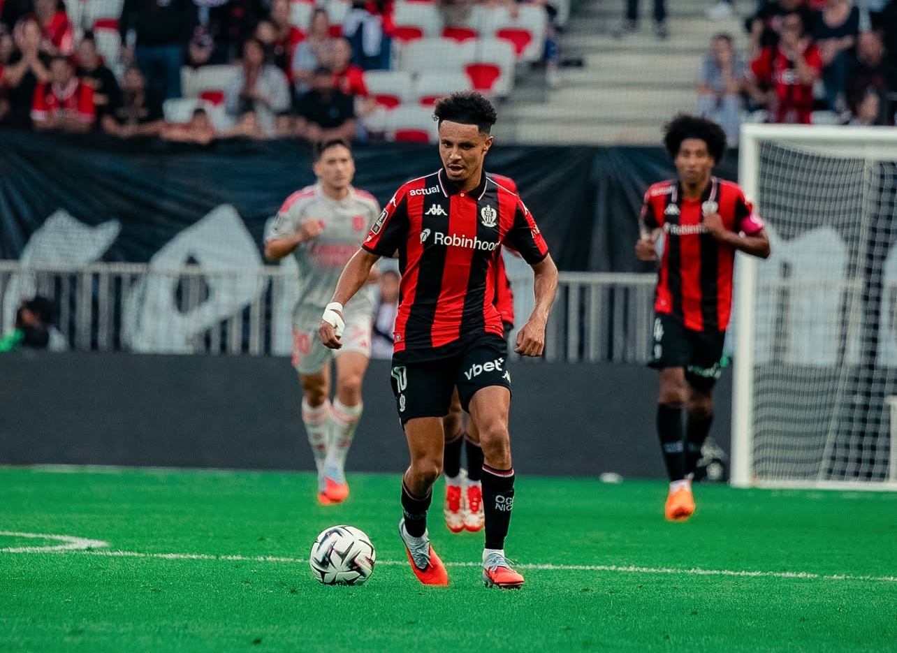 سفيان ديوب يضيئ باسيست الشرف في خسارة قاسية