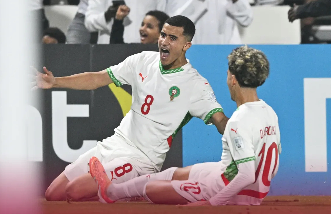 بلعروش يقود الأشبال إلى الثمن التاريخي