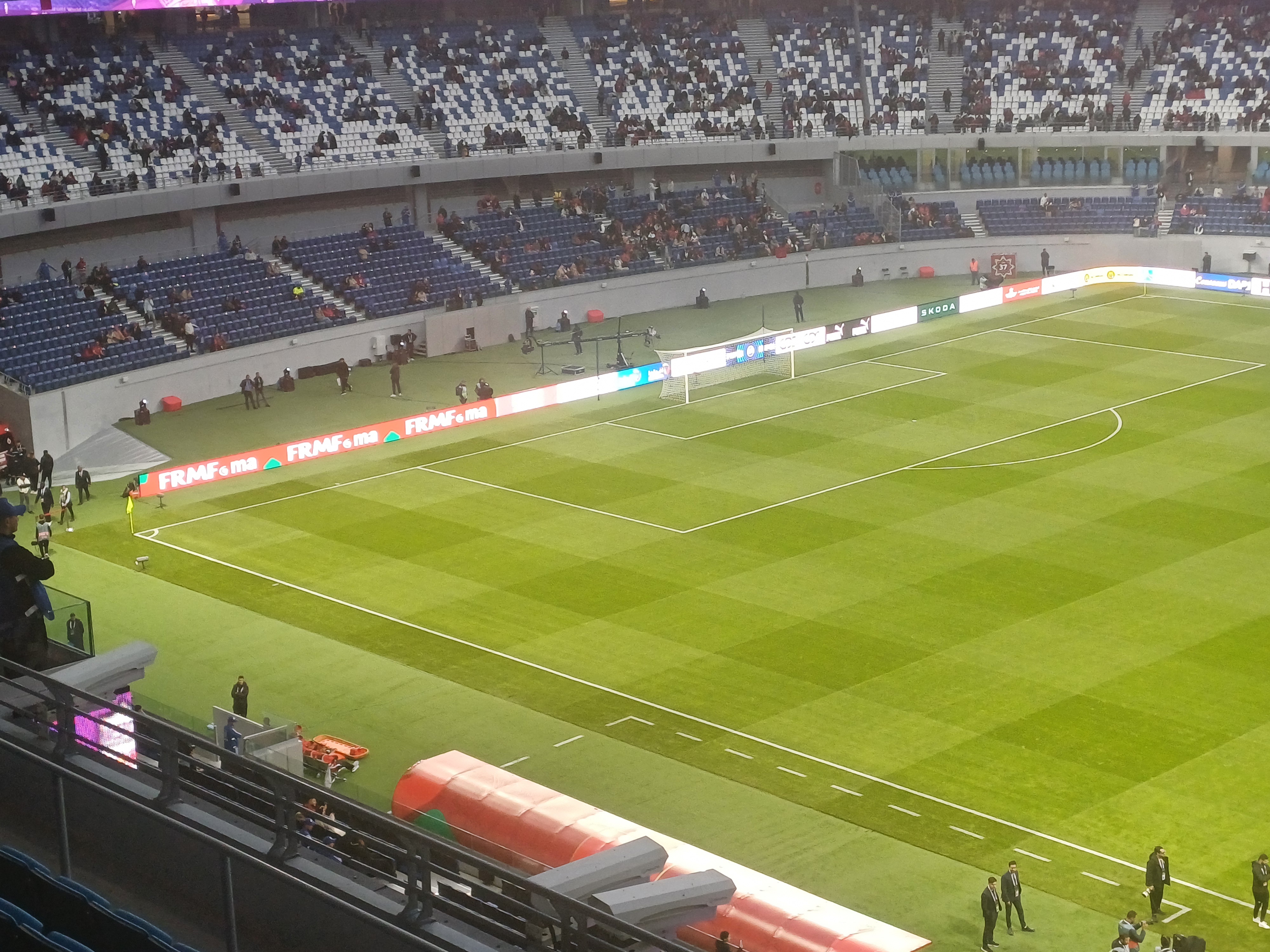 كاميرات مراقبة ترصد كل شيء داخل ملعب طنجة