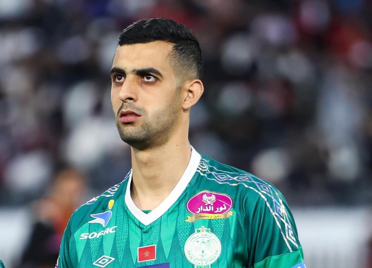 بلعمري يطلب 800 مليون لتمديد عقده