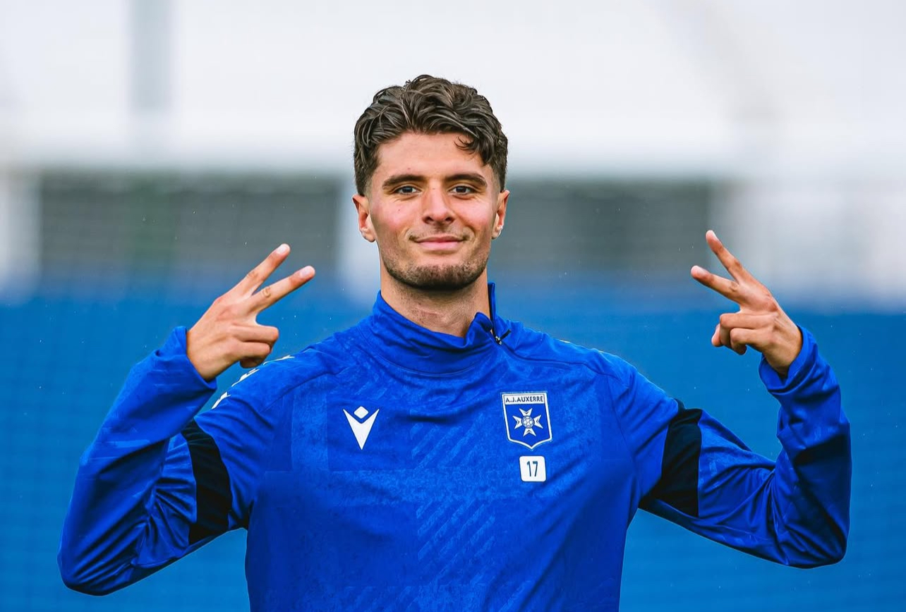 أسامة العزوزي يعود للميدان غدا امام ليون