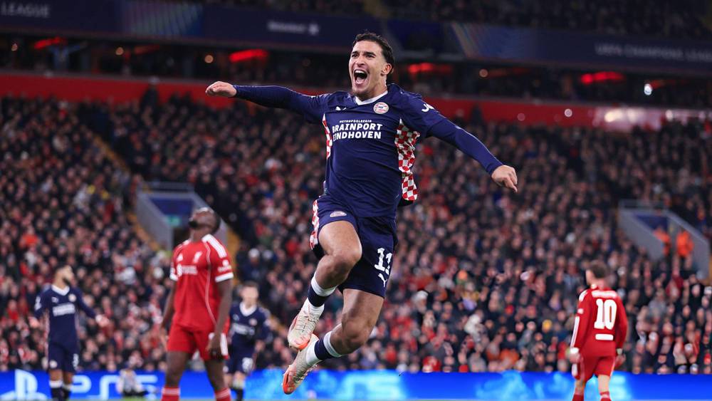 دريوش أفضل لاعب في 20 دقيقة يثير جدلا في أيندهوفن