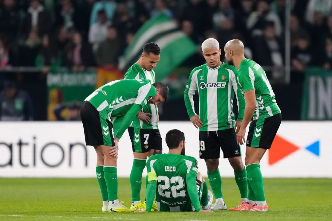 إصطدام قوي بين أمرابط وإيسكو يثير المخاوف