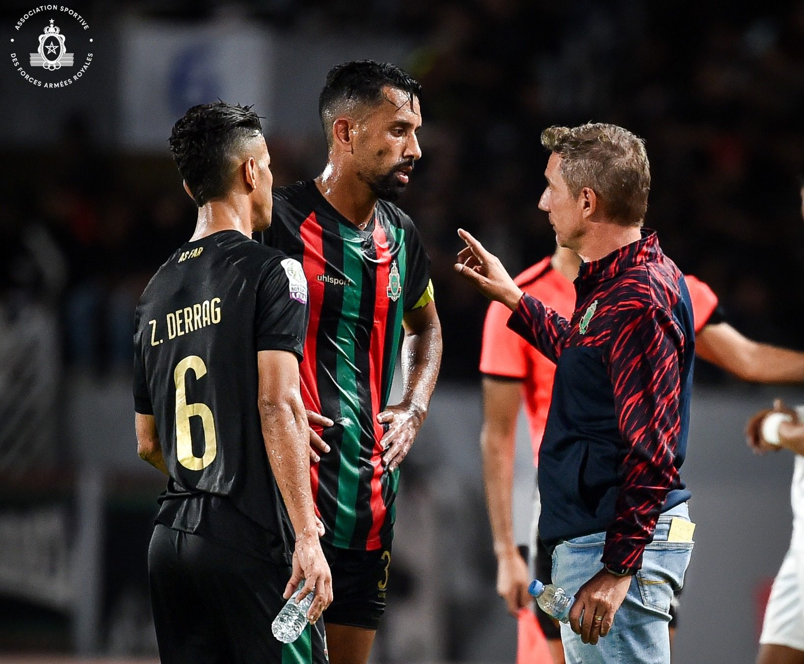 لماذا يبقي سانطوس المعني أكثر في الجيش بمباراة الأهلي؟