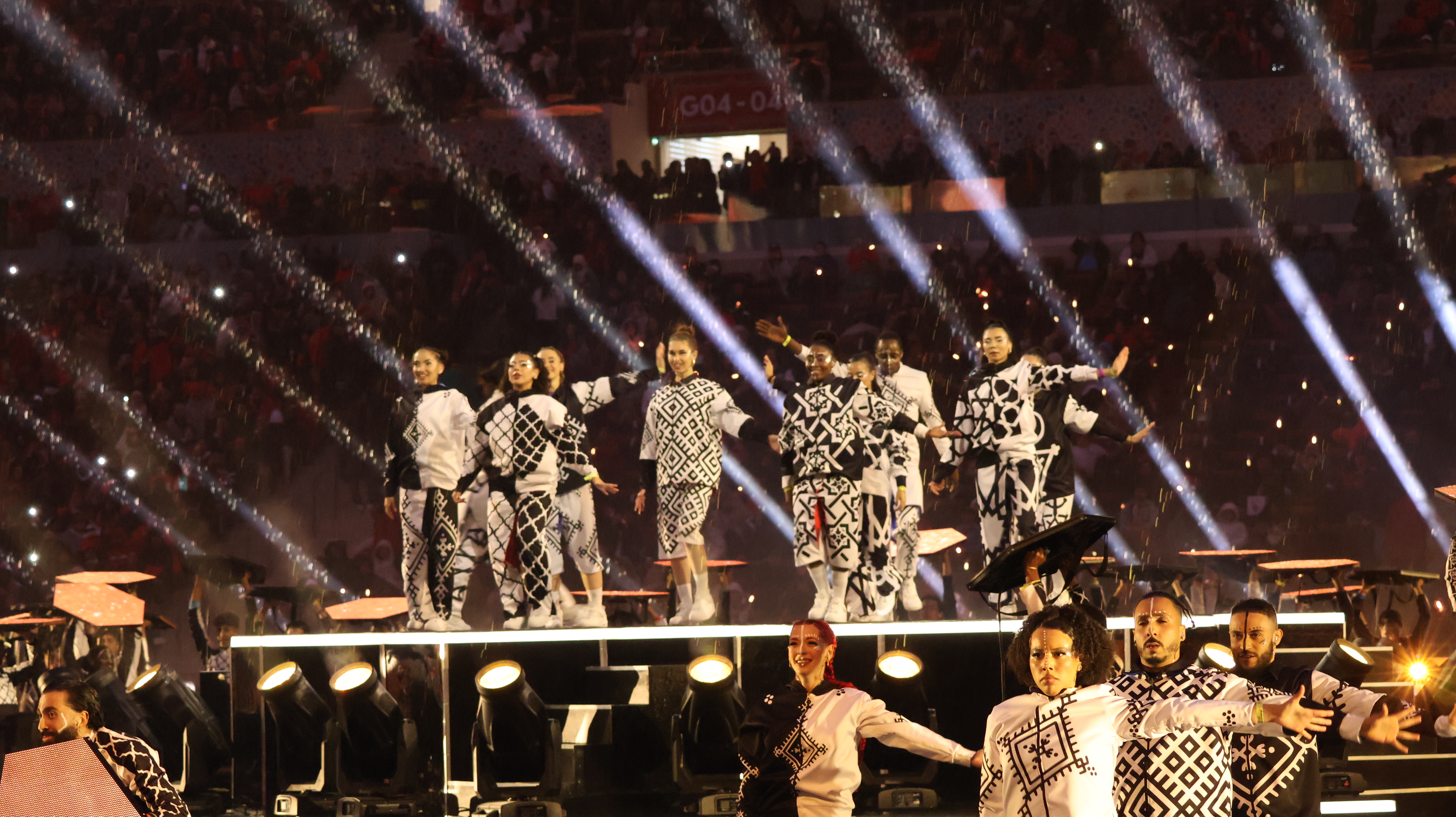 حفل إفتتاح   الكان  تابعه 180 إقليما في العالم و 18 دولة أروبية