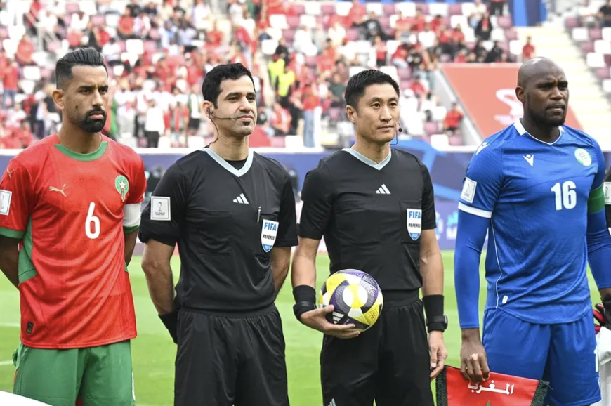 حكم من الباراغوياني يقود مباراة منتخب الرديف وعمان