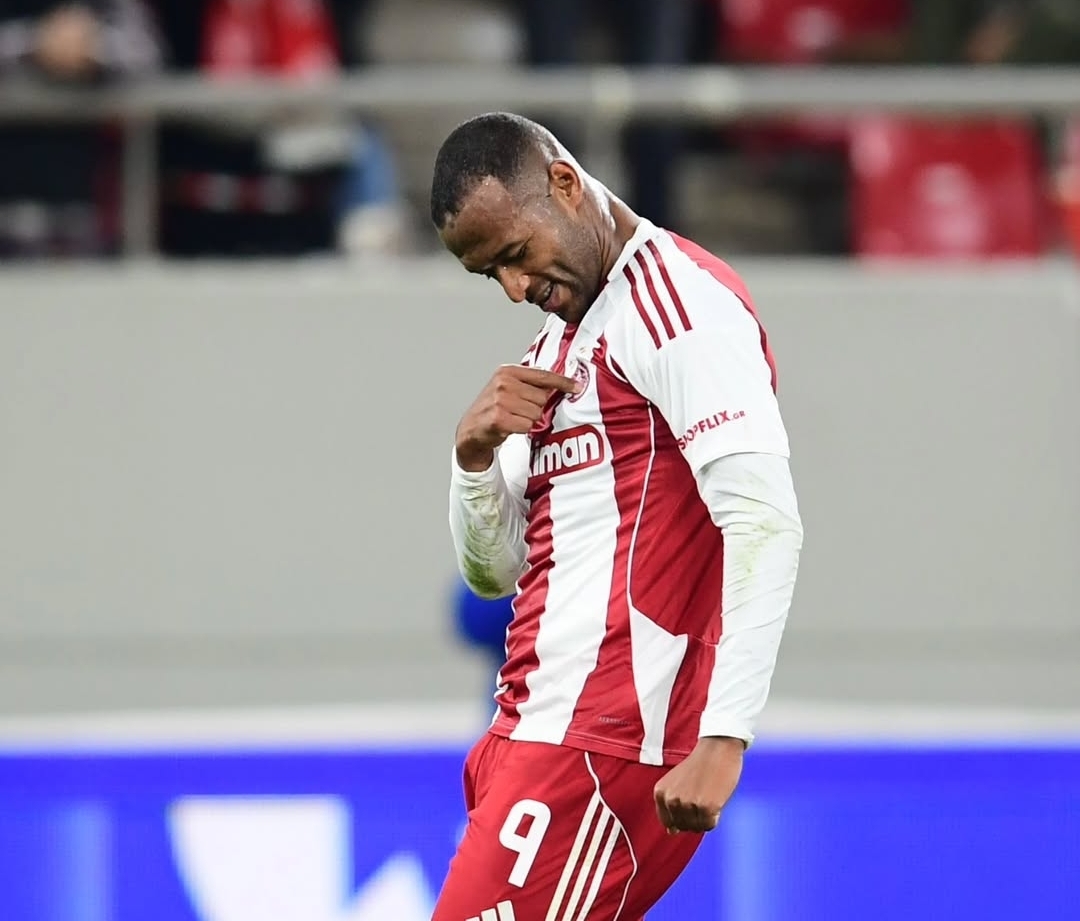 ثنائية الكعبي تثبت أولمبياكوس في صدارة اليونان