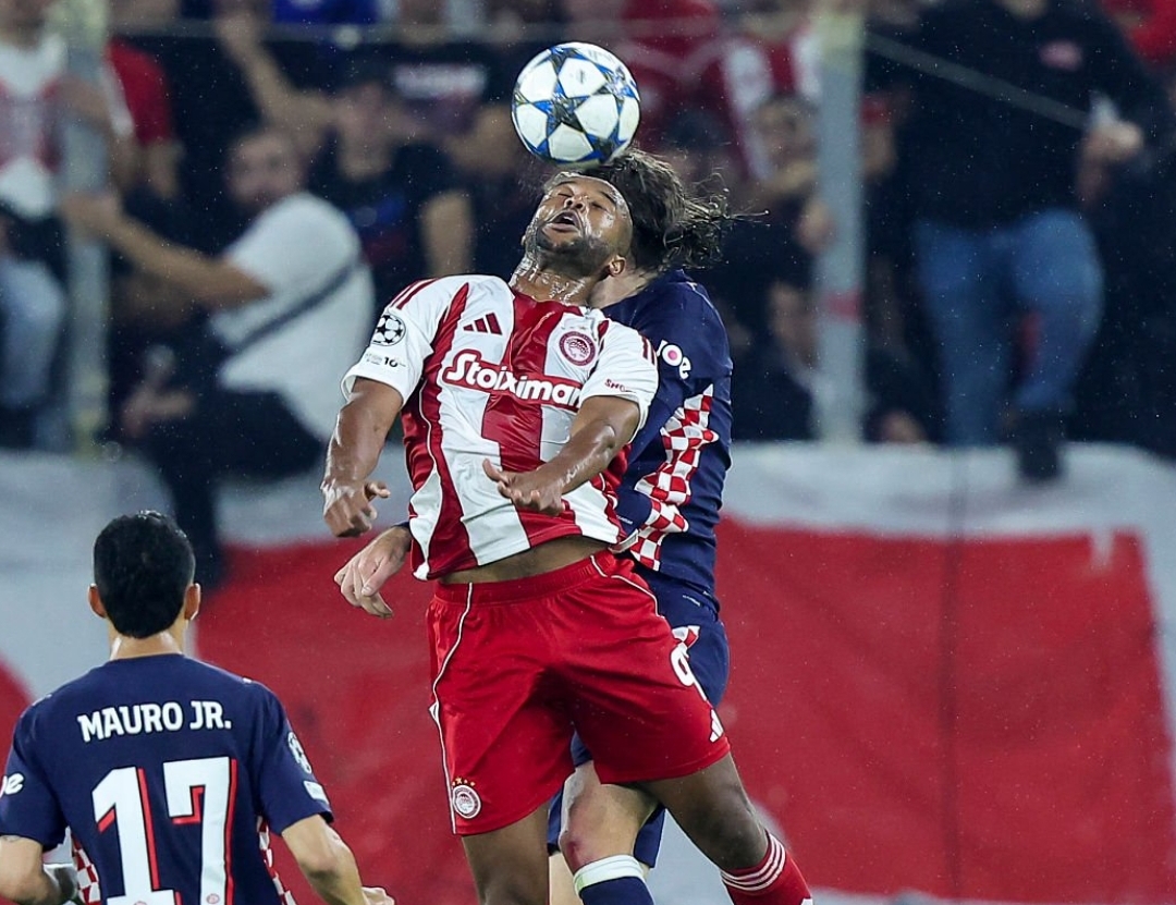 أول فوز لأولمبياكوس في العصبة بحضور رسمي للكعبي