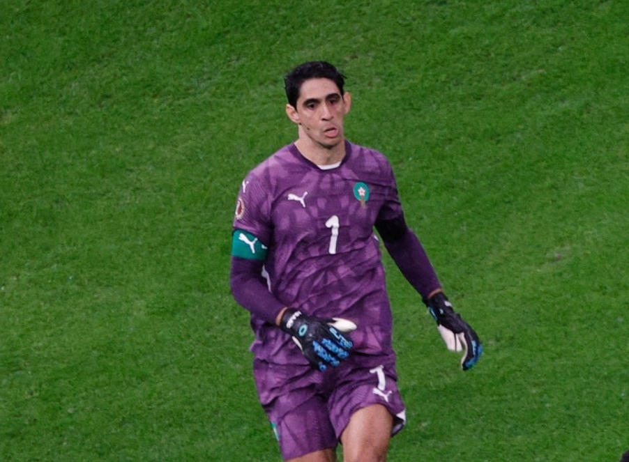 بونو يعادل رقم حكيمي ويتجاوز الزاكي