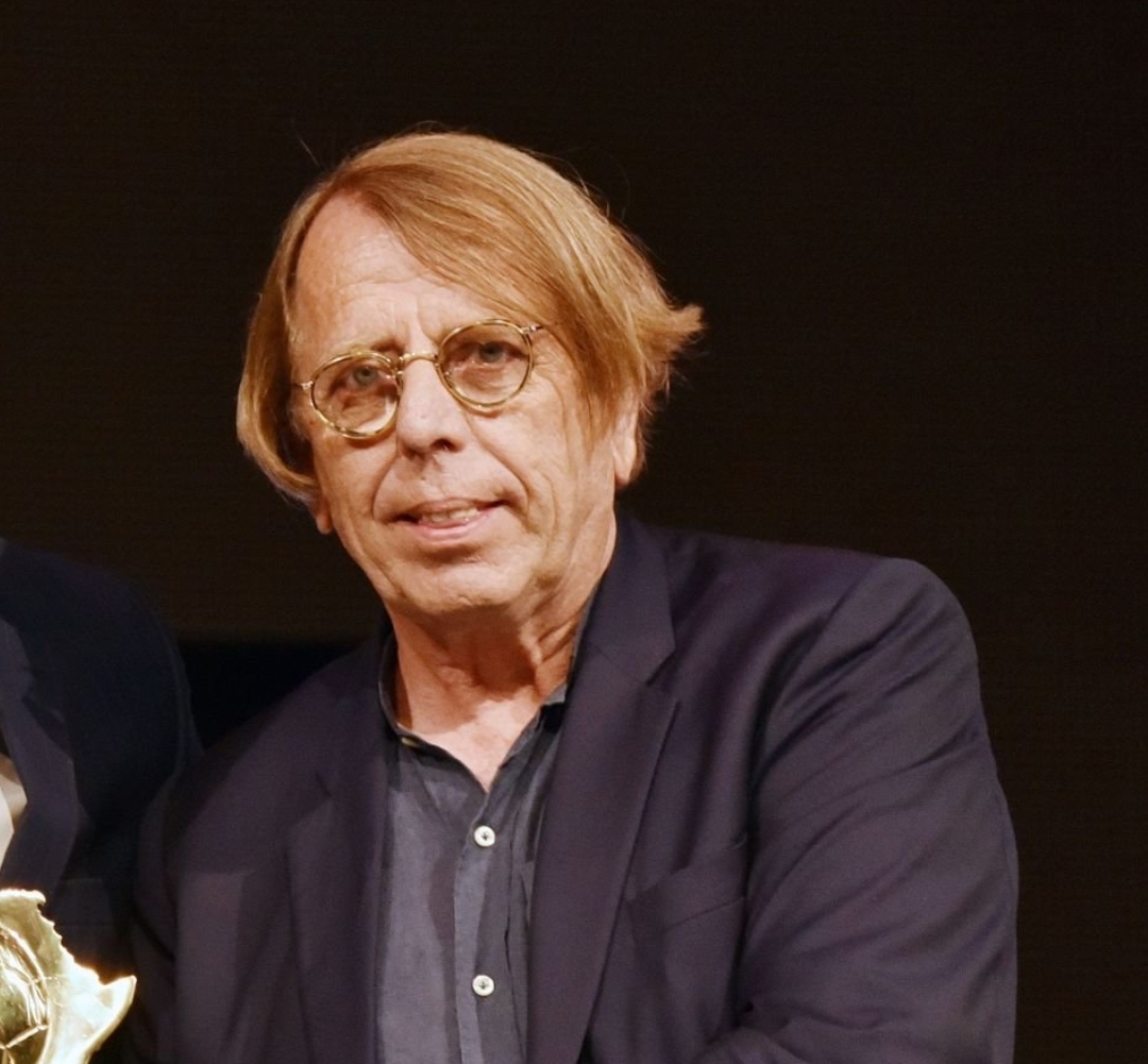 كلود لوروا: مع الملاعب الرائعة في المغرب تُنظم  الكان  كل 4 سنوات.. إنها الكارثة.