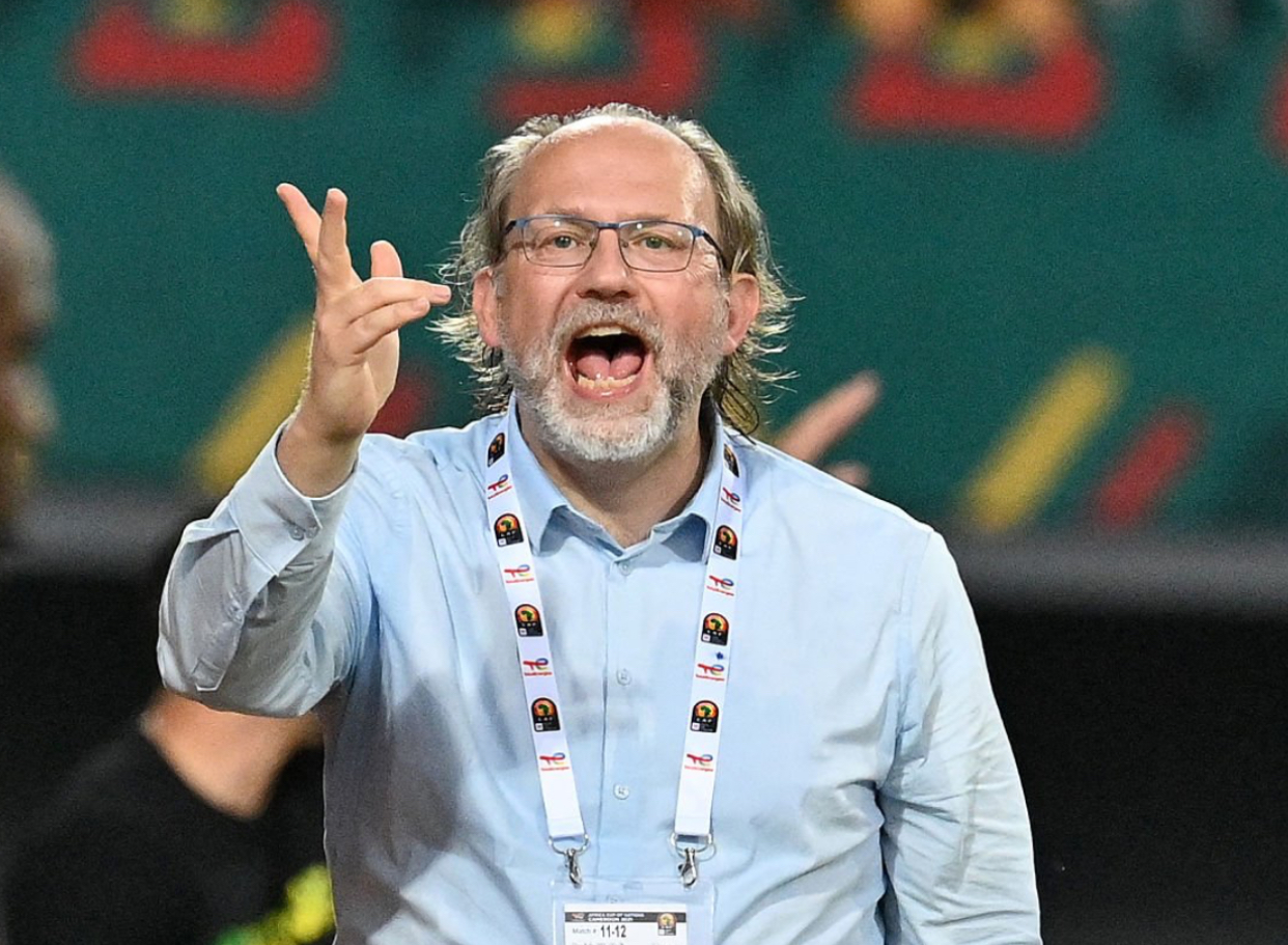 سانفيت ينتقد الأندية الأوروبية وفيفا بسبب تغيير موعد أمم إفريقيا