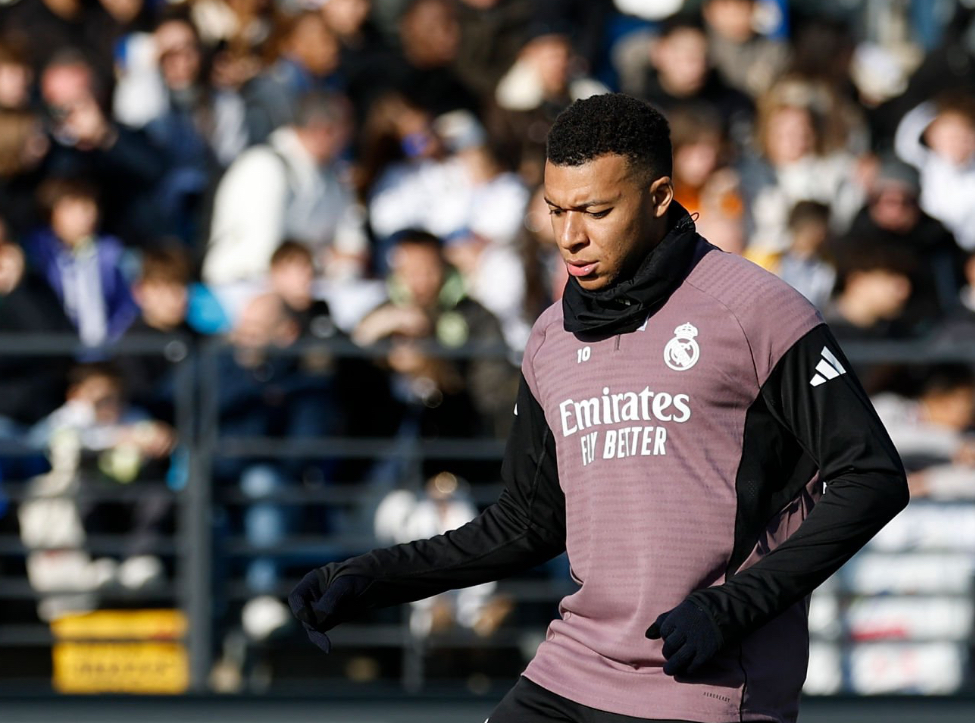 مبابي سيغيب عن الملاعب ثلاثة أسابيع على الأقل لإصابة في ركبته