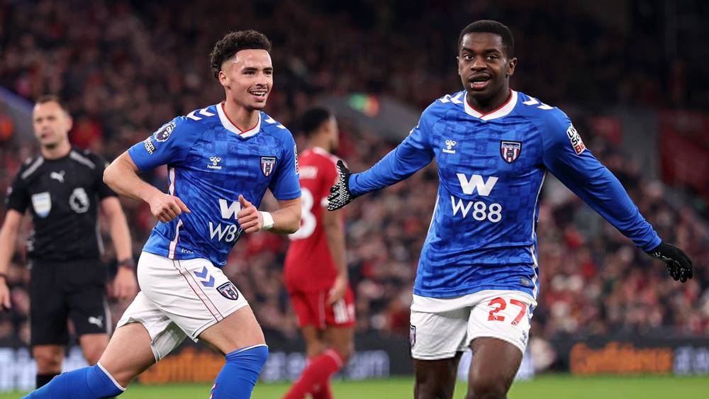 مدرب ساندرلاند يشيد بتأقلم الطالبي