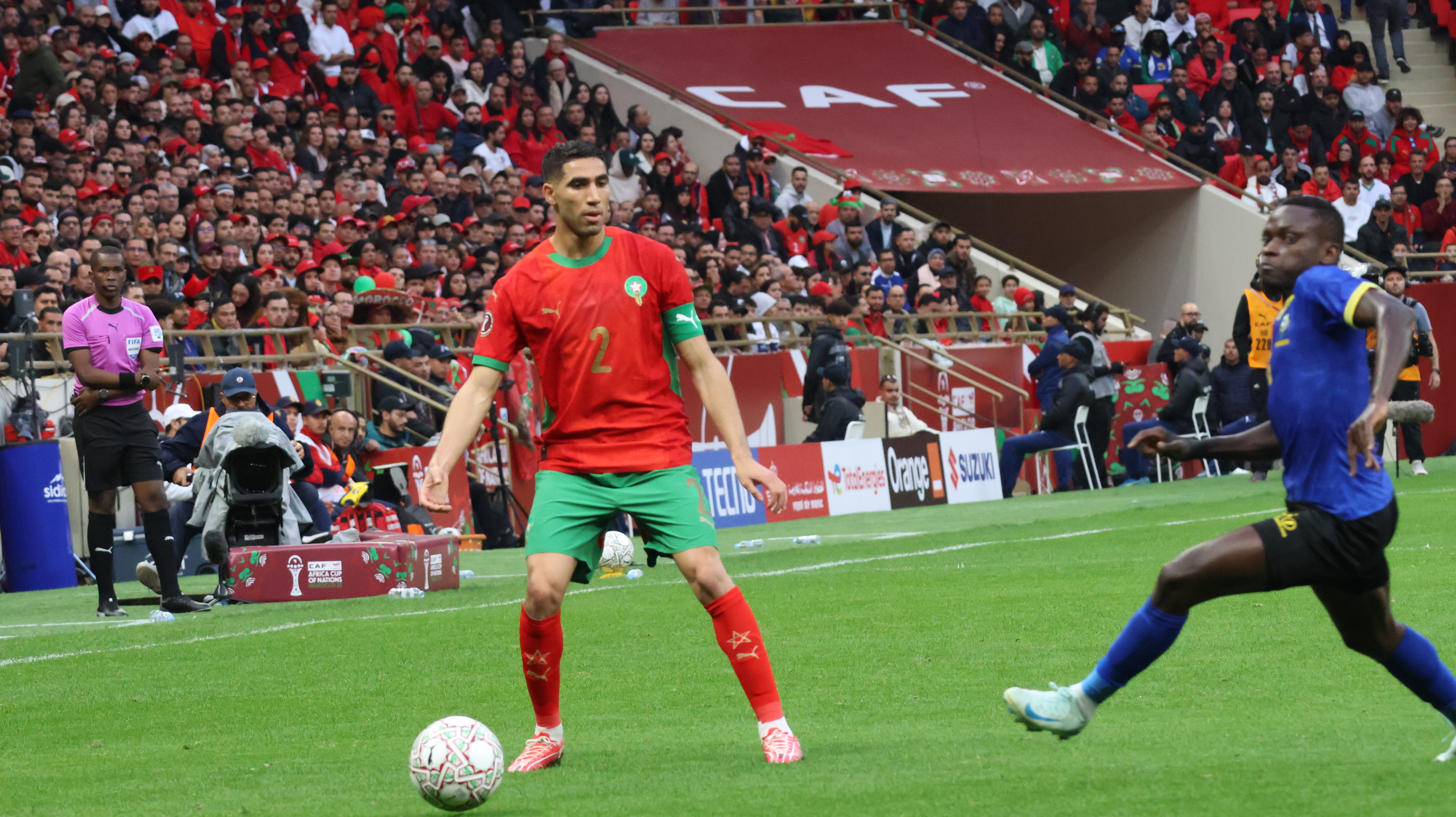 منصة النجوم: حكيمي.. زئير الأسود