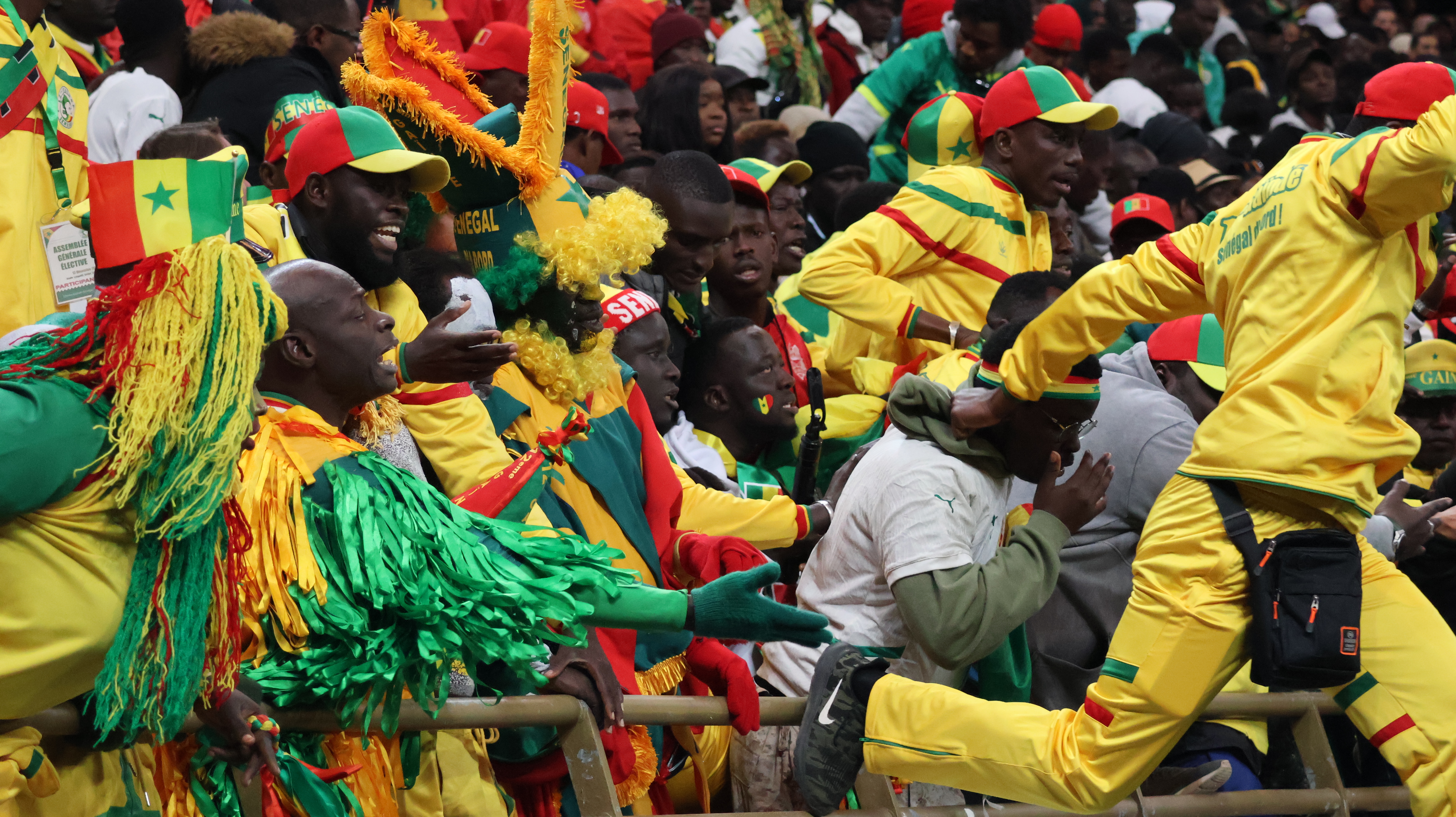 طلاب وأطباء مغاربة في السينغال يدعون إلى الهدوء بعد عاصفة كأس افريقيا