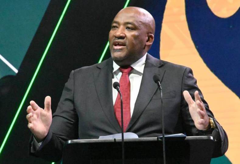 وزير جنوب إفريقيا ينفجر في وجه بروس ويعتذر للمغرب