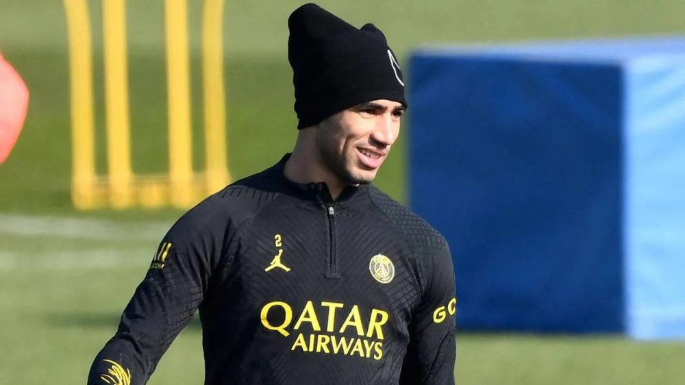 حكيمي عاد لأجواء تداريب سان جيرمان تحضيرا لمباراة الغد