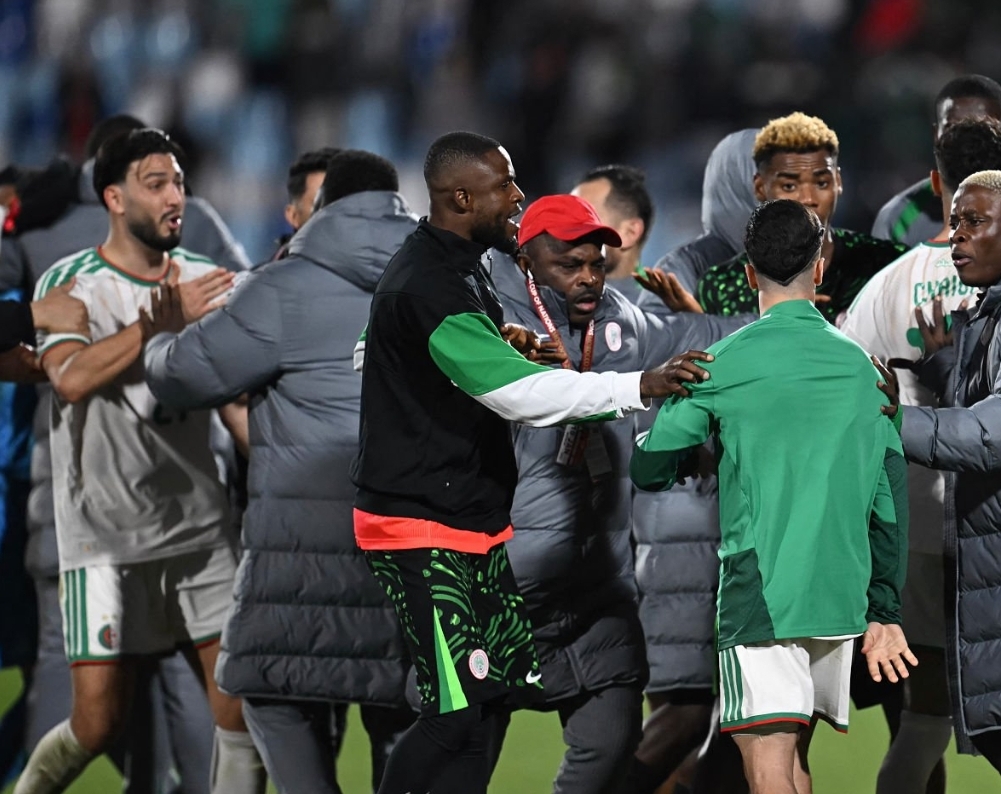 الجزائريون تسببوا في فوضى عارمة في المنطقة المختلطة