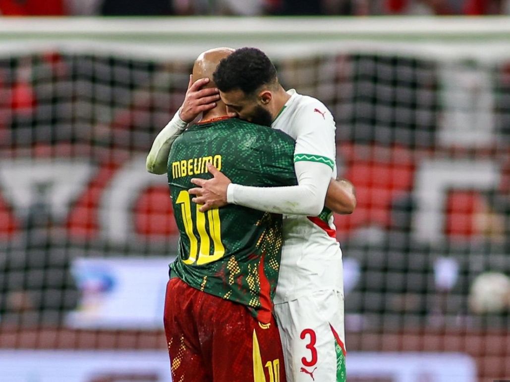 لماذا فتحت الكاف تحقيقا في مباراة المغرب والكامرون؟