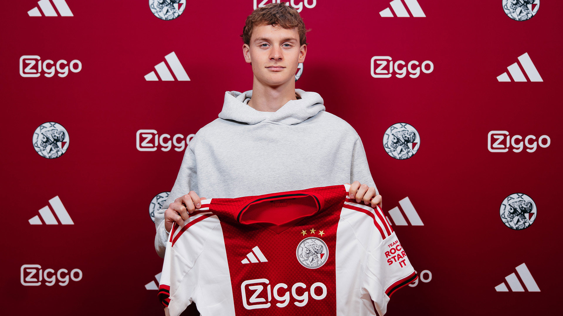 الابن الأكبر لإبراهيموفيتش ينتقل إلى أياكس بالإعارة من ميلان