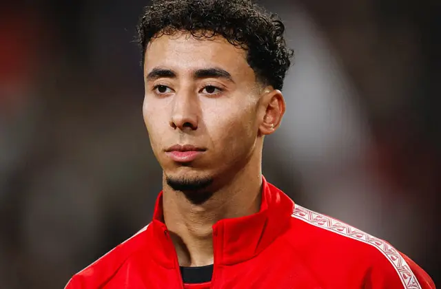 أيندهوفن بصدد تفعيل خيار الشراء في عقد صلاح الدين