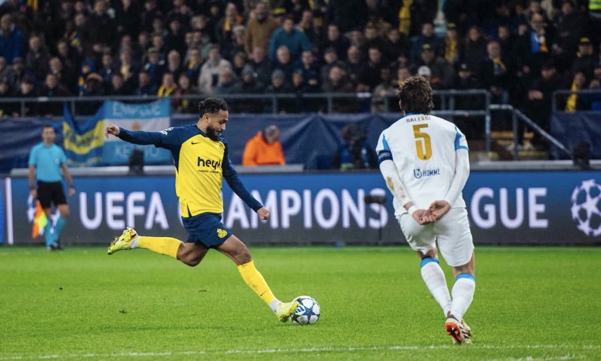 عقد مغري يقرب بوفال من زياش