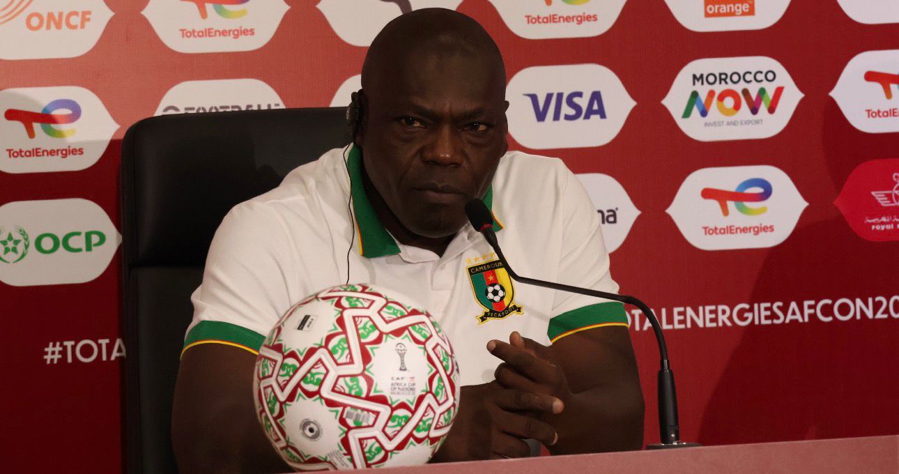 مدرب الكامرون يعترف بقوة المغرب ويصفه بالمرشح الأبرز