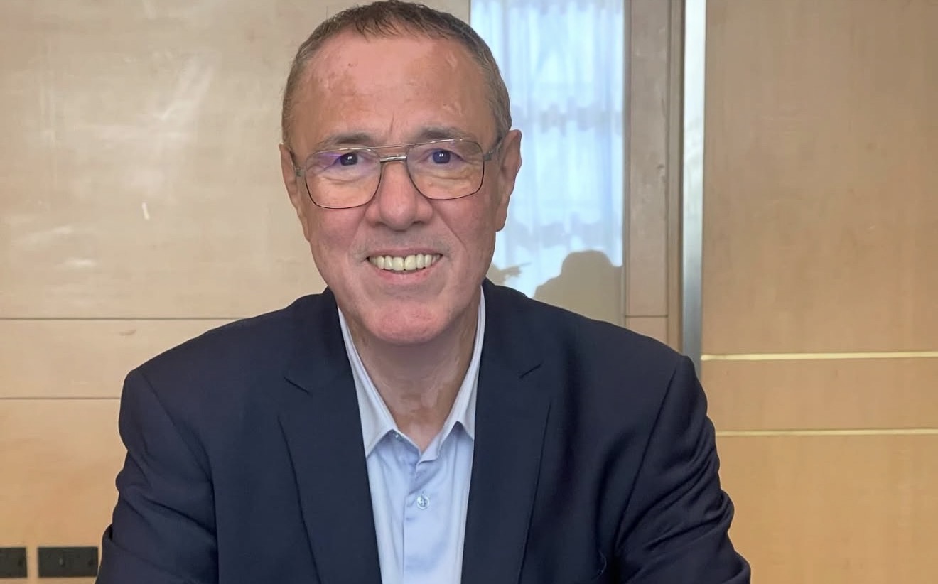 المنتخب: بدر الدين الإدريسي