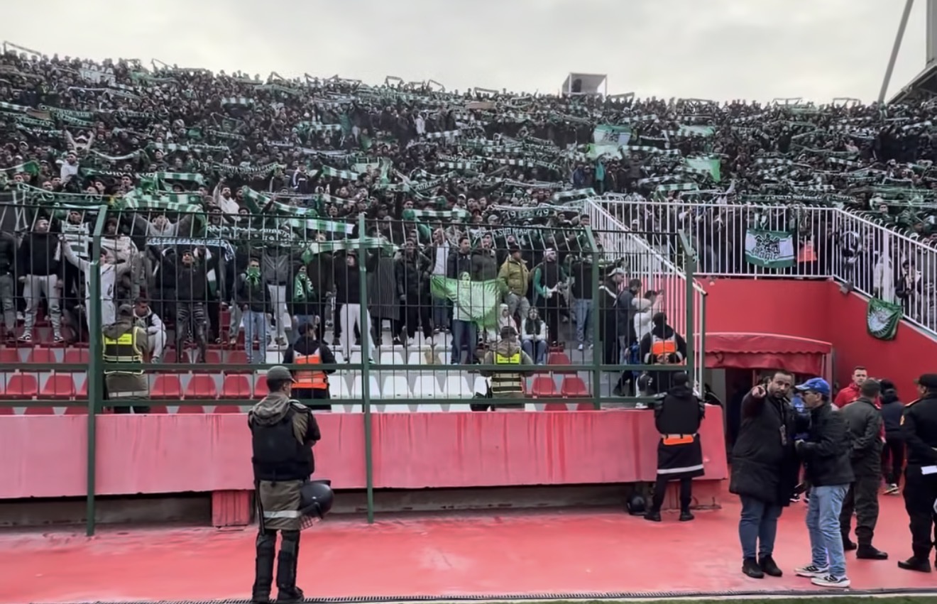 جماهير الرجاء غاضبة من اللاعبين