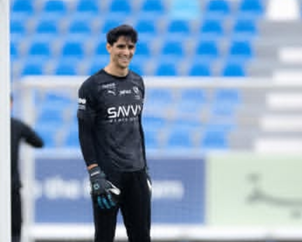 بونو وميندي وجها لوجه في معركة الصدارة