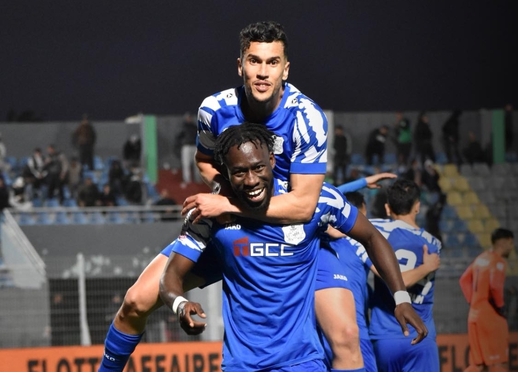 البطولة الإحترافية 1: الدفاع الجديدي يؤزم وضعية إتحاد تواركة