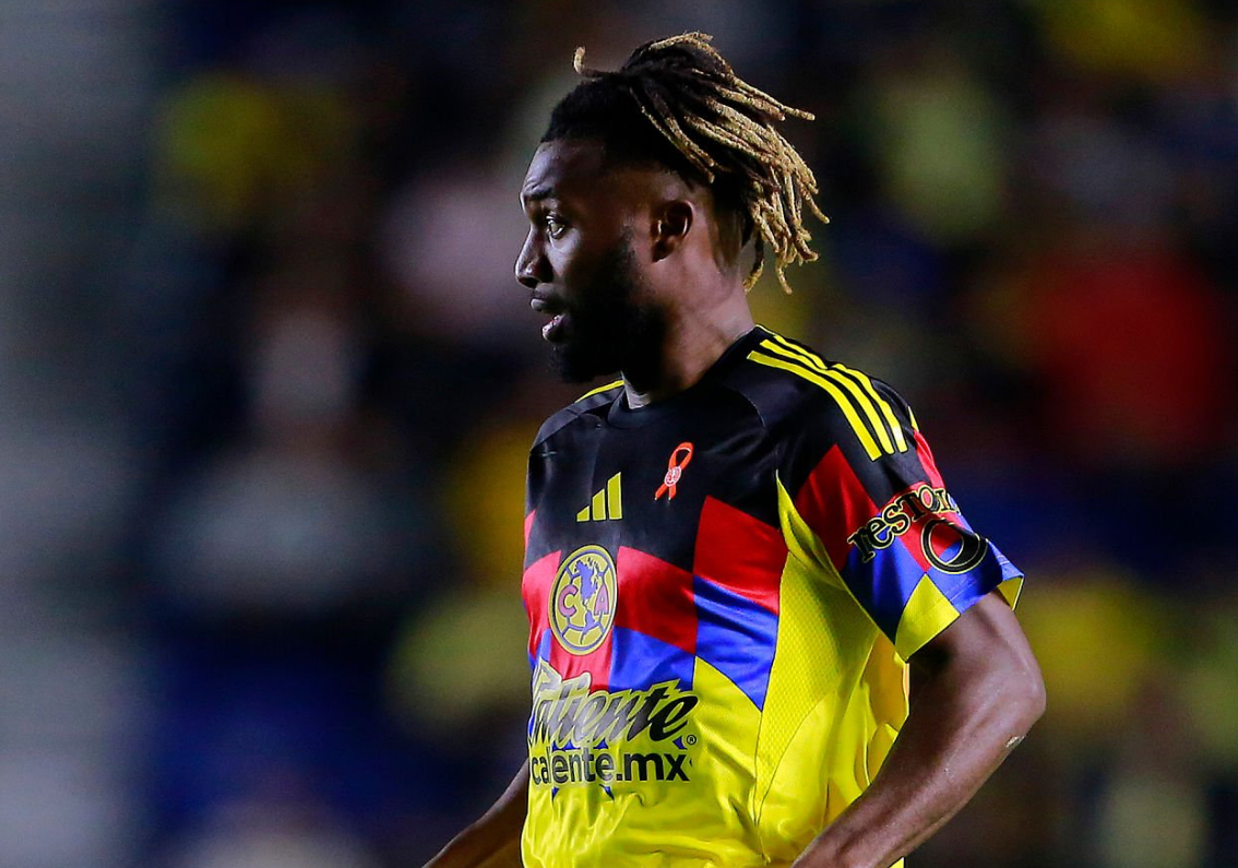 سان ماكسيمان يغادر ناديه أميركا المكسيكي بسبب عنصرية تعرض لها أطفاله