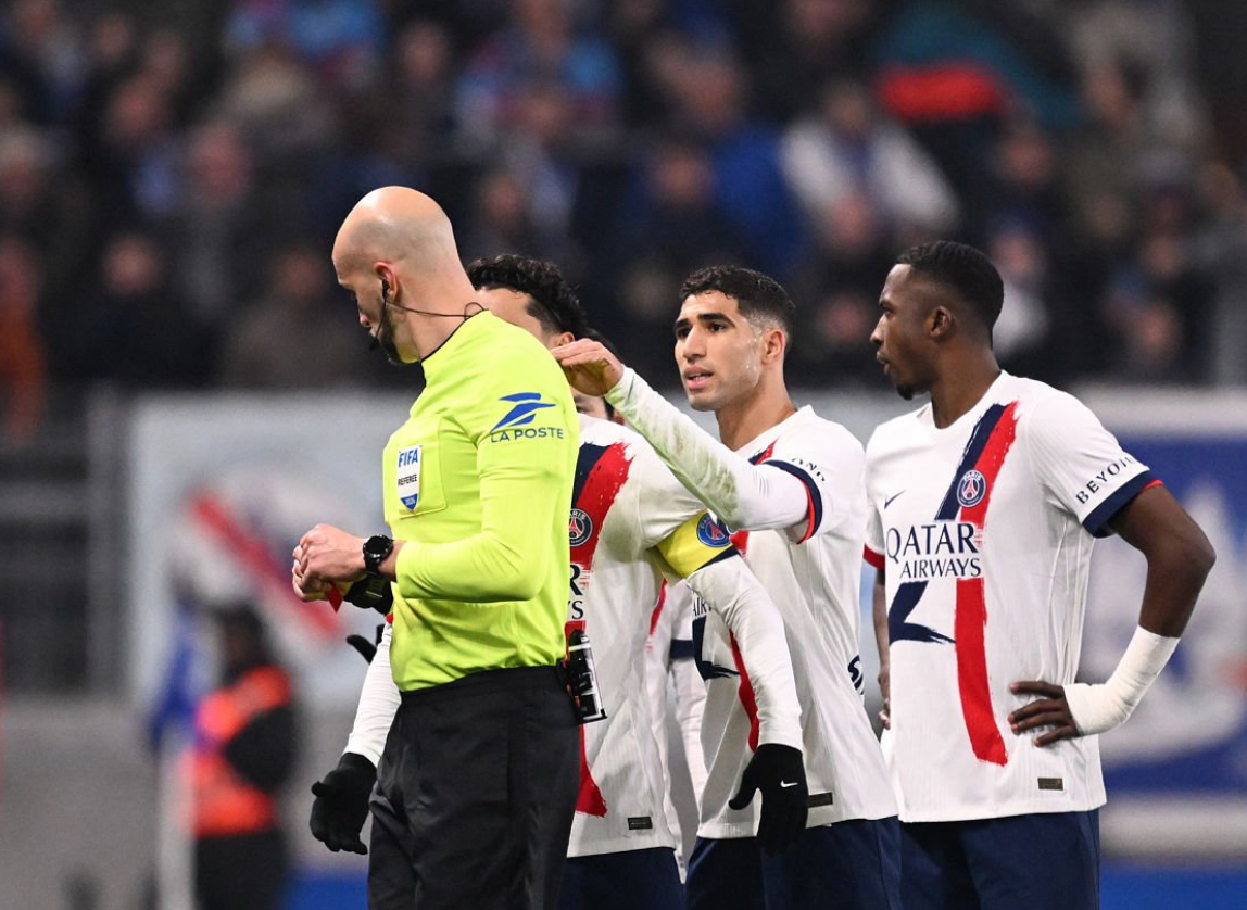 حكيمي موقوف لمباراة واحدة بالليغ1