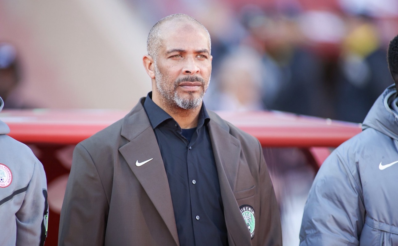 إريك شيل يبدي رأيه في انسحاب السينغال من النهائي ثم يعود للتباري