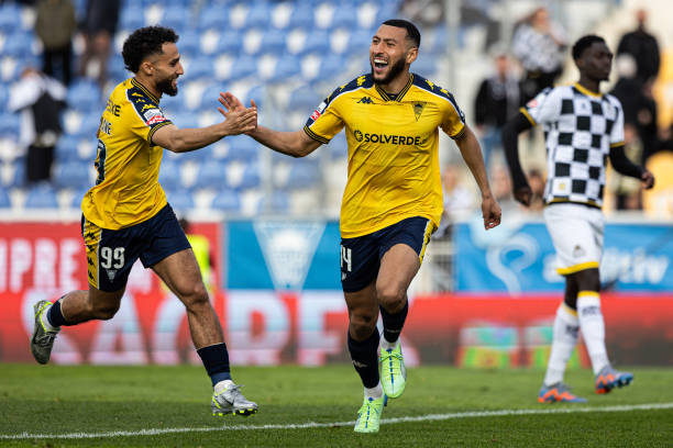 يانيس بكراوي يريد إستغلال معسكر مارس